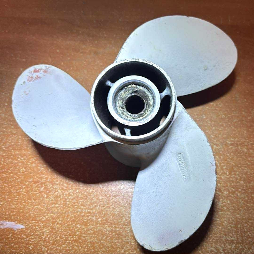 USED 683-45943-00 Yamaha Al Propeller 9 1/4 x 10 1/2P 9.9-20hp