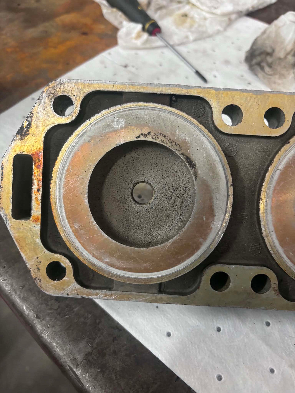 USED 15221-C2 Mercury Motor Cylinder Head Casting ?V6 2.4L