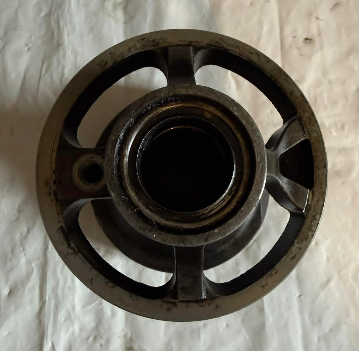 USED 8M0098463 Mercury Bearing Carry Spool 65-115hp