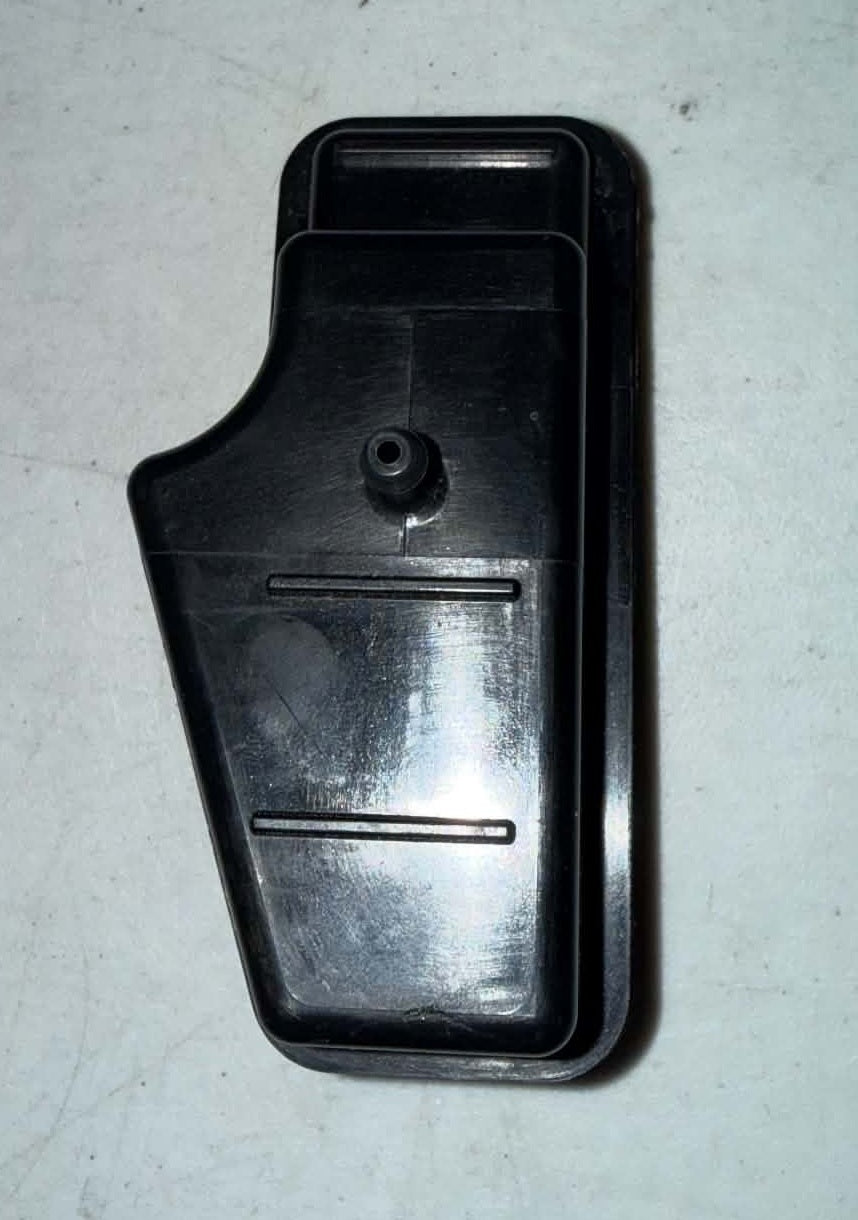 USED 898101224 Mercury Air Vent Assembly 25-30hp