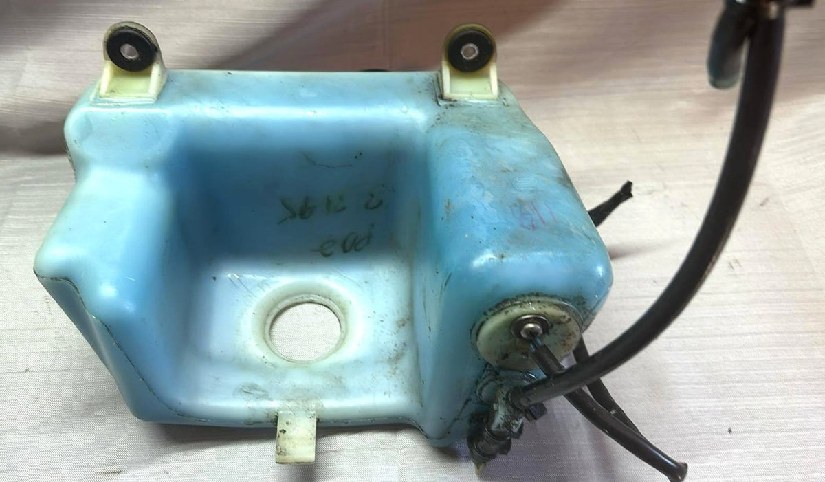 USED 822514A2 Mercury Oil Reservoir Tank Assembly 30-40hp 2 Cyl