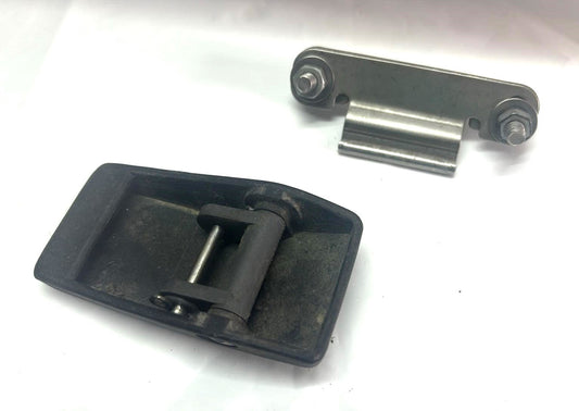USED 61610-90L00 Suzuki Outboard Cowling Latch & Fastener 40-70hp