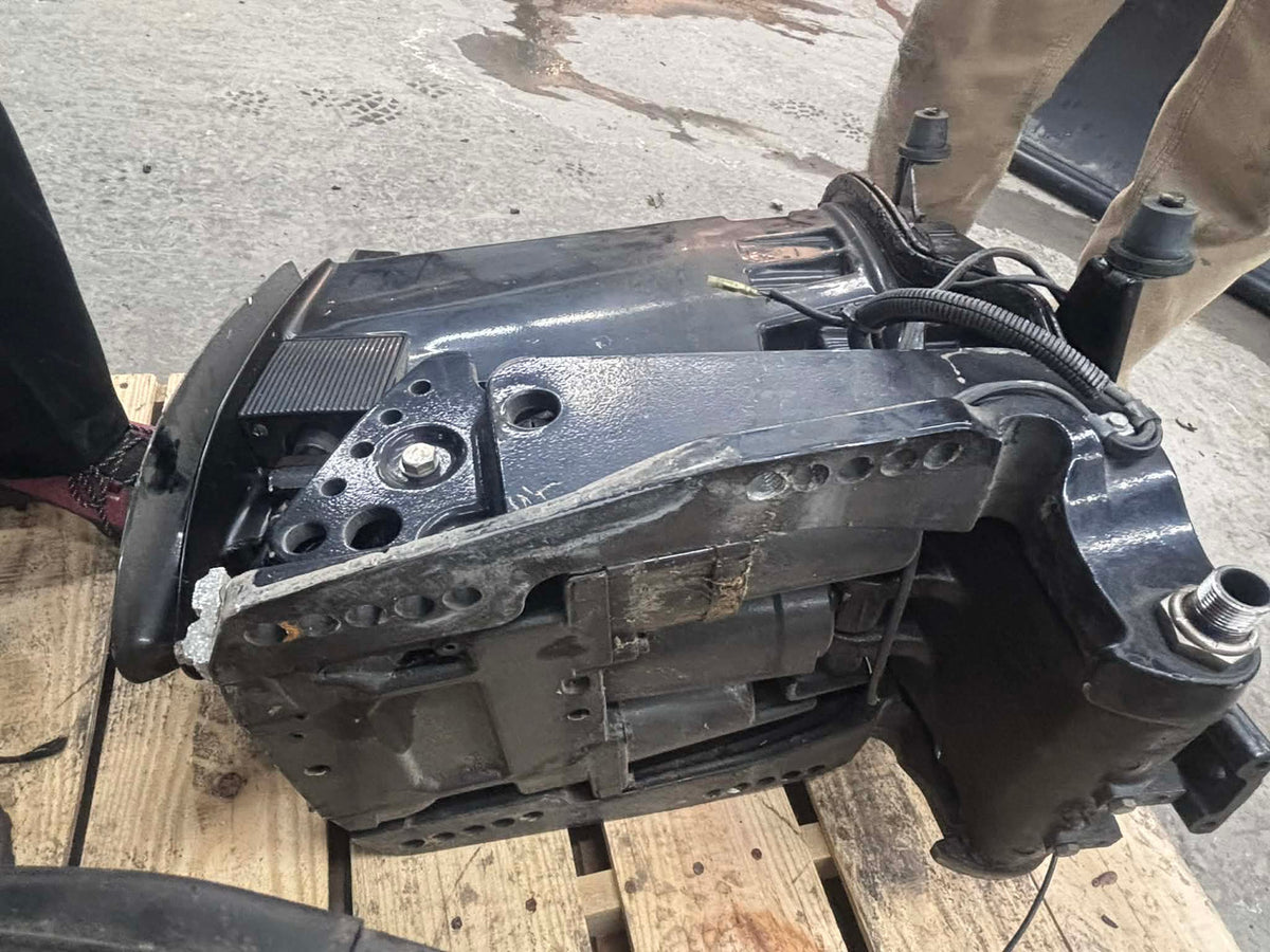 USED 8434T10 Mercury Driveshaft Housing Mid Section w Power Trim & Tilt 20" Long 135-200hp