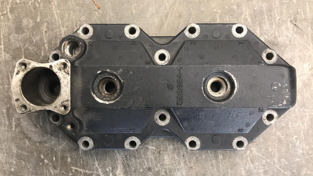 USED 328624-1 Evinrude Johnson Looper Outboard Motor Cylinder Head V4 2 Stroke