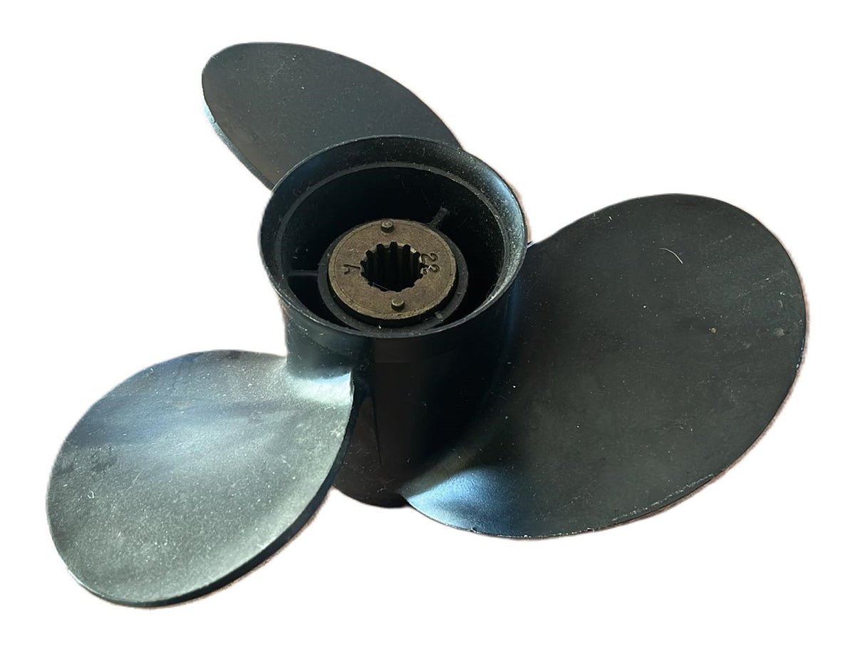 USED 816702A40 Mercury Mariner Black Max 10 3/4 x 12P Aluminum Propeller 25-70hp