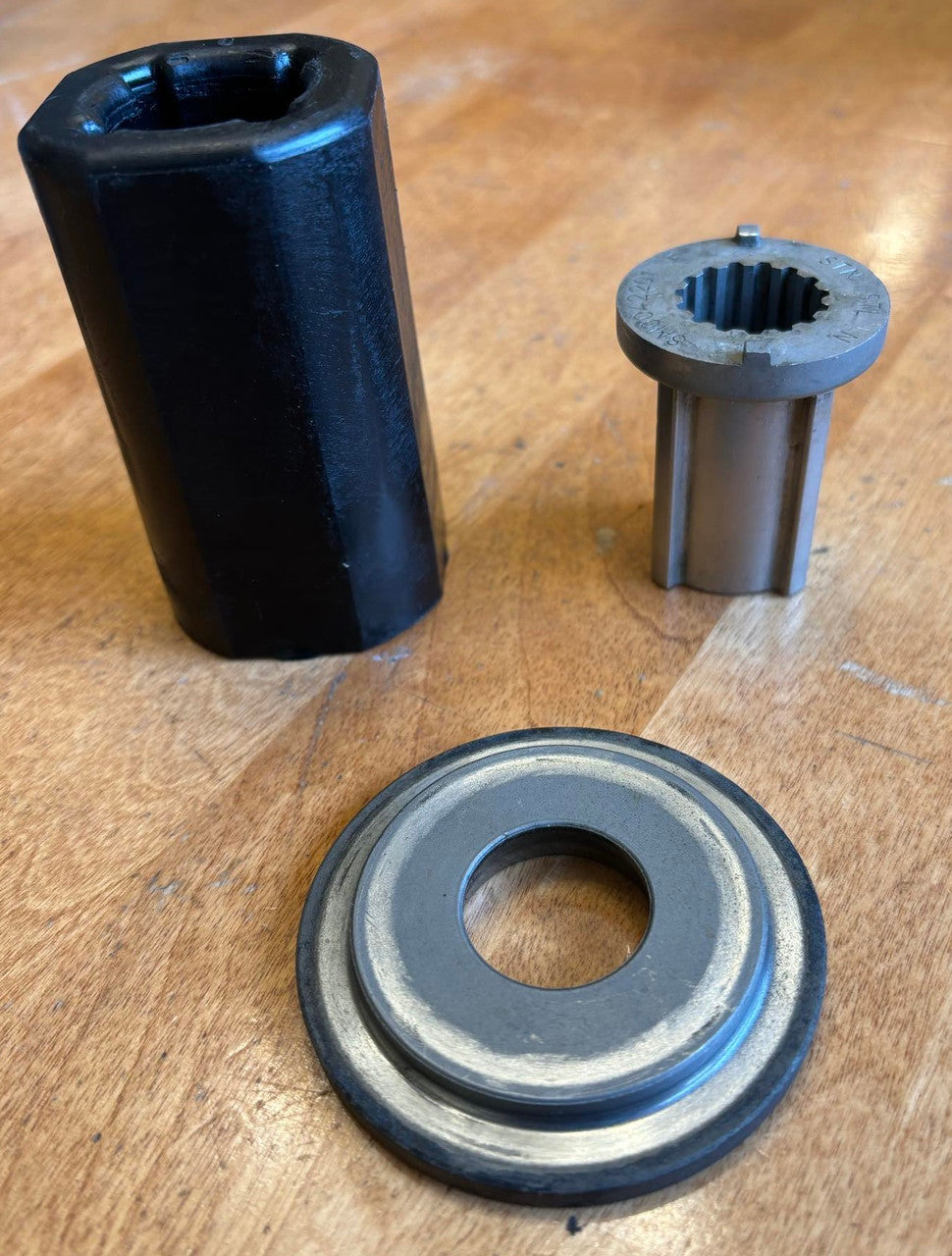 USED Mercury Hub Kit Adapter 8M0042201 + Drive Sleeve 835290A1 + Thrust Washer 77987