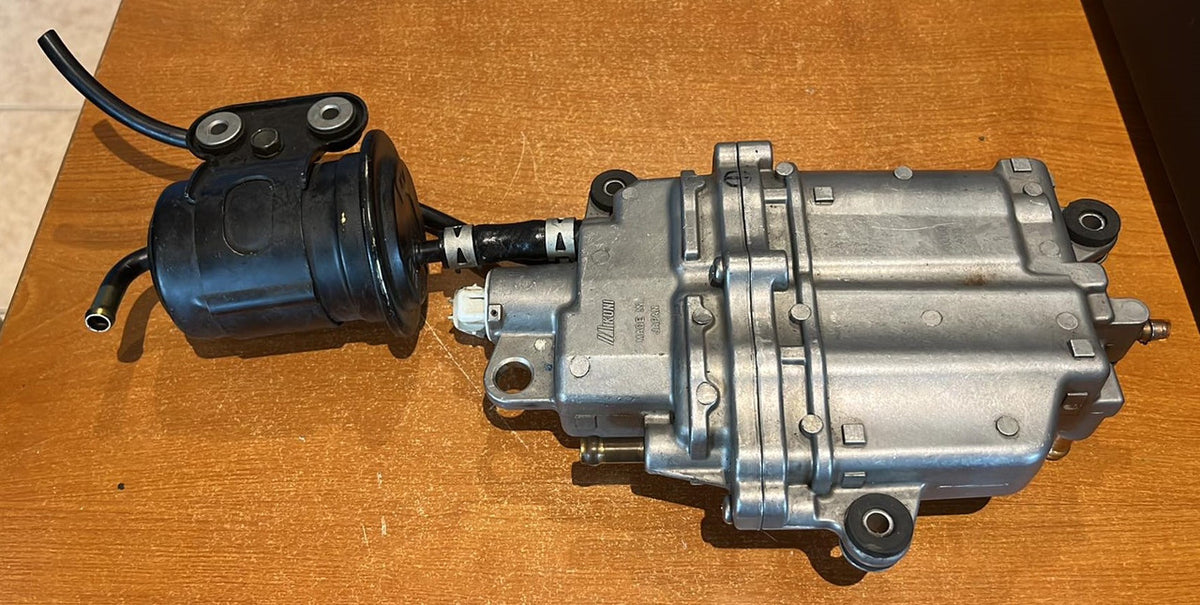 Used 15600-90J00 Suzuki VST Fuel Vapor Separator & Pump 90-140hp