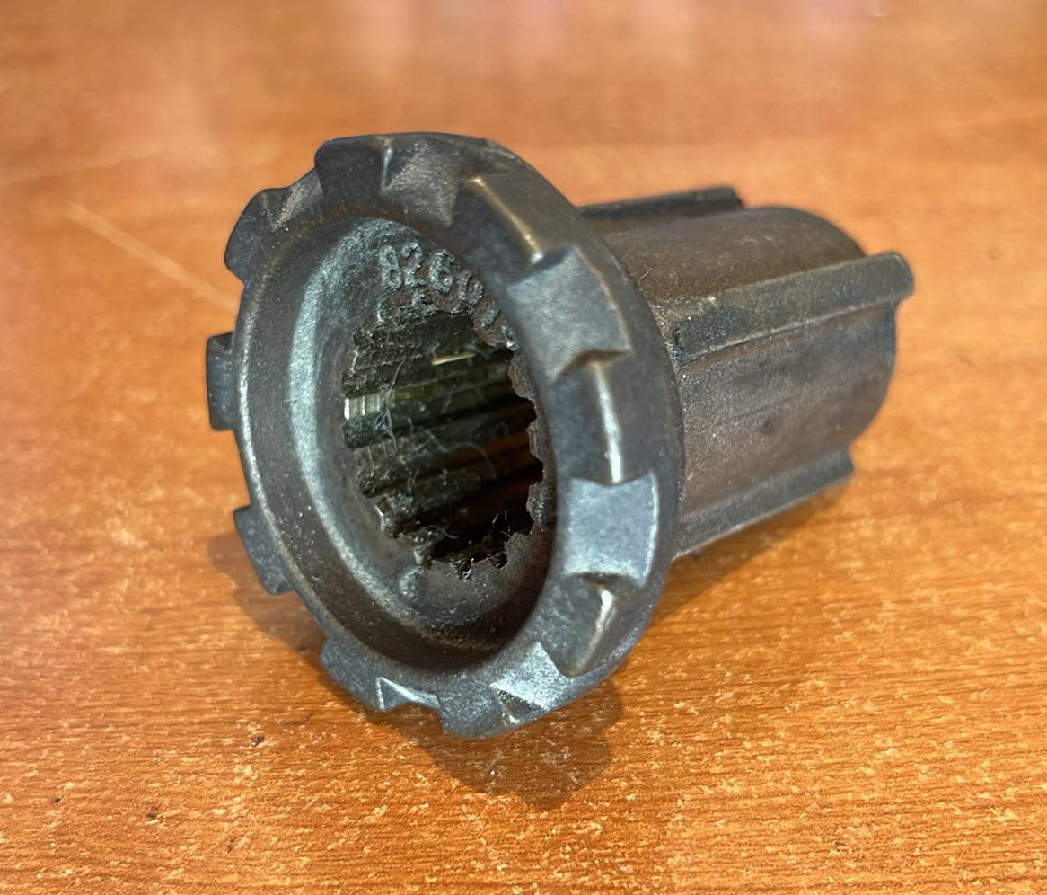 USED 826074 Mercury Flo-Torq II Prop Hub Drive Sleeve Adapter