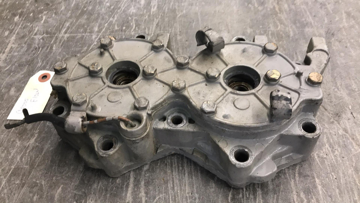 USED 326503 Evinrude Johnson Outboard Motor Starboard Cylinder Head 115/140hp