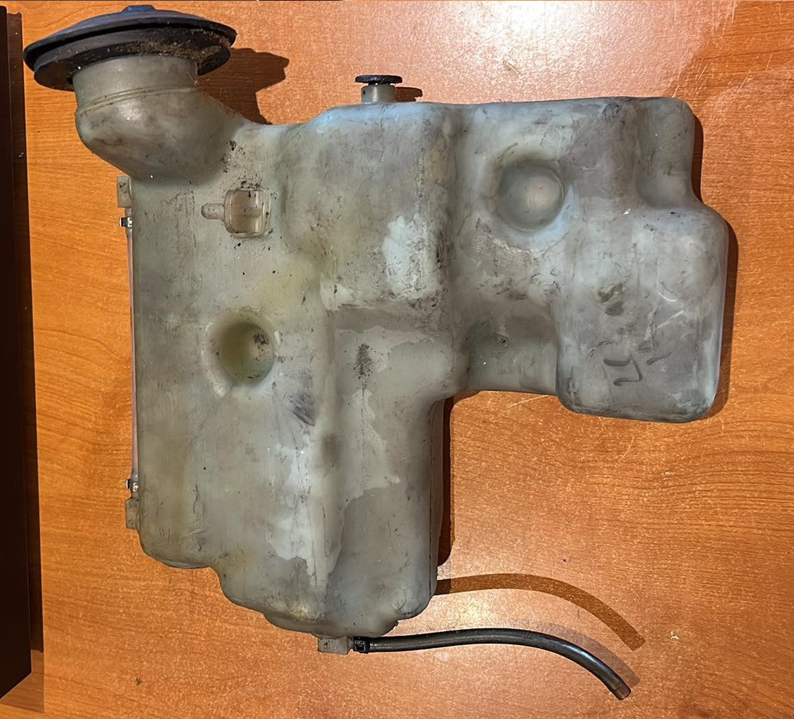 USED 1263-812718T1 Mercury Outboard Oil Tank Assembly w Cap 40-60hp