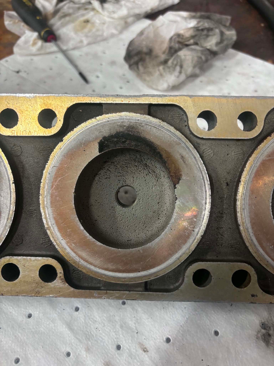 USED 15221-C2 Mercury Motor Cylinder Head Casting ?V6 2.4L