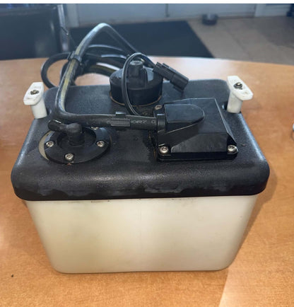USED 5008617 Johnson Evinrude 1.8 Gallon Oil Tank Reservoir Kit Assy
