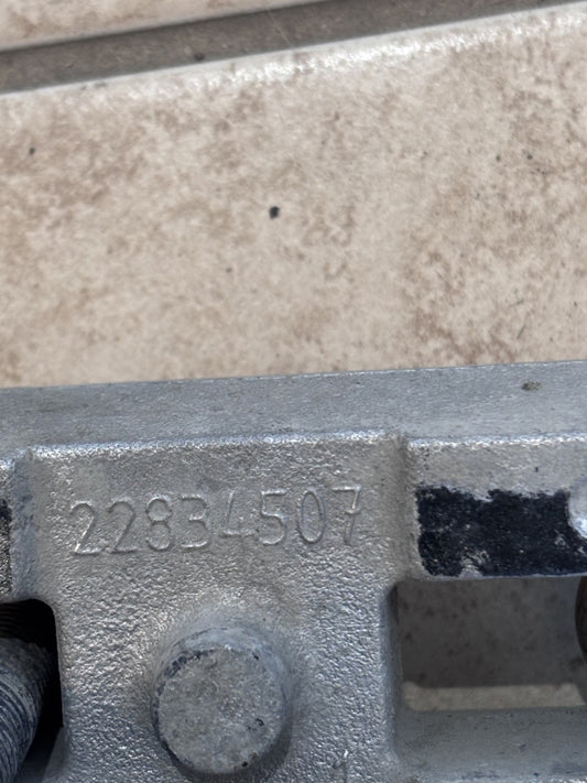 USED 22834507 2 Rear Leaf Spring Spacer + 4 U-Bolts