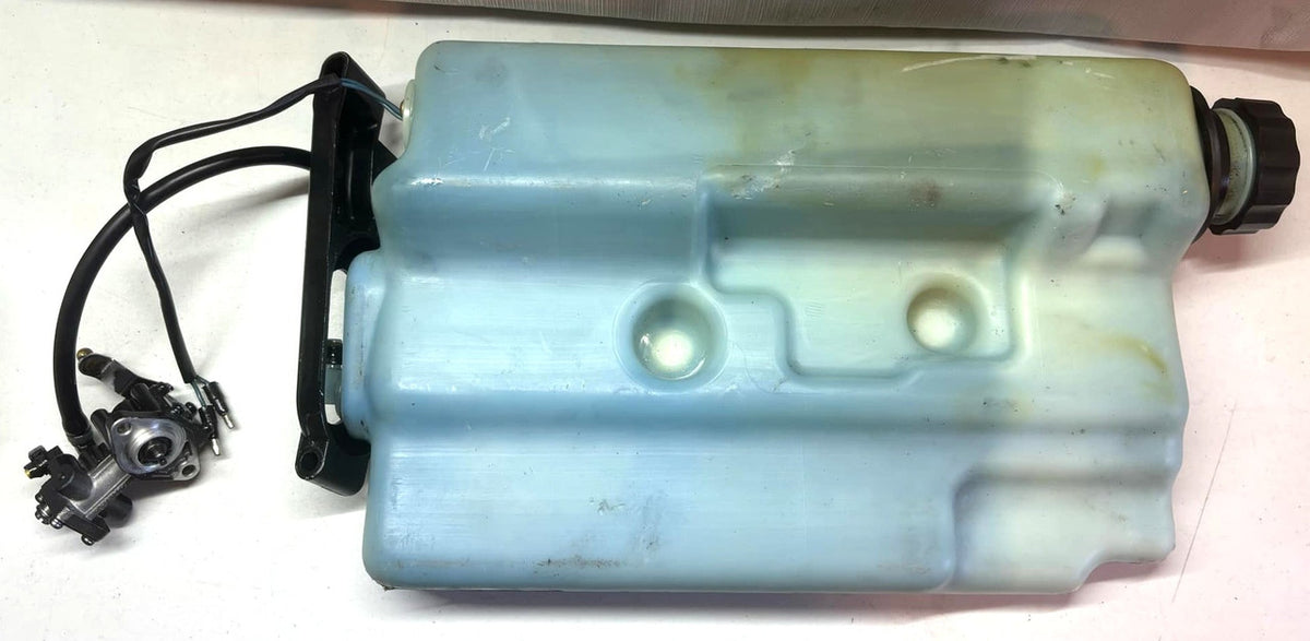 USED 8628A7 Mercury Oil Tank Reservoir + Bracket + Pump 60-125hp