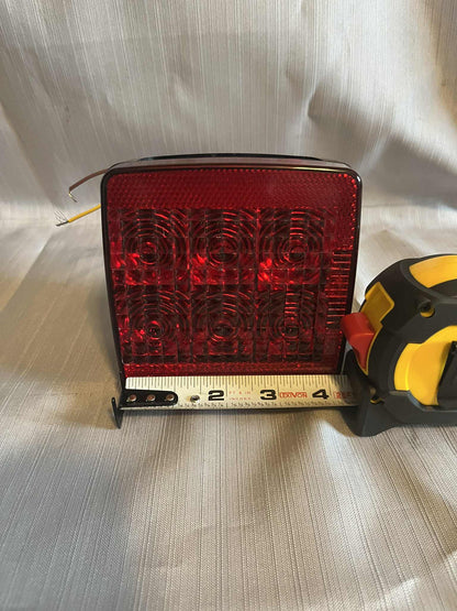 USED DOT AIP2PC STL13 TecNiq Boat Trailer Tail Light 4.5 x 4.5