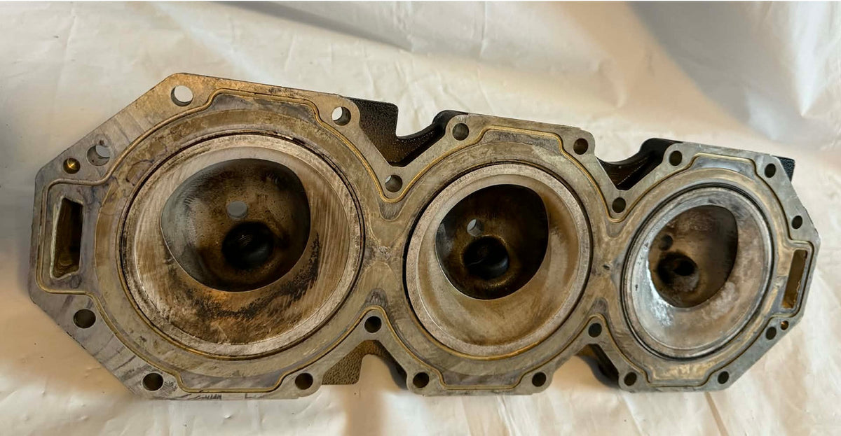 USED 841020A08 Mercury Cylinder Head Port 225-250hp