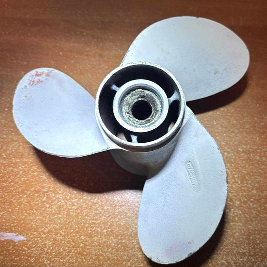 USED 683-45943-00 Yamaha Al Propeller  9 1/4 x 10 1/2P 9.9-20hp