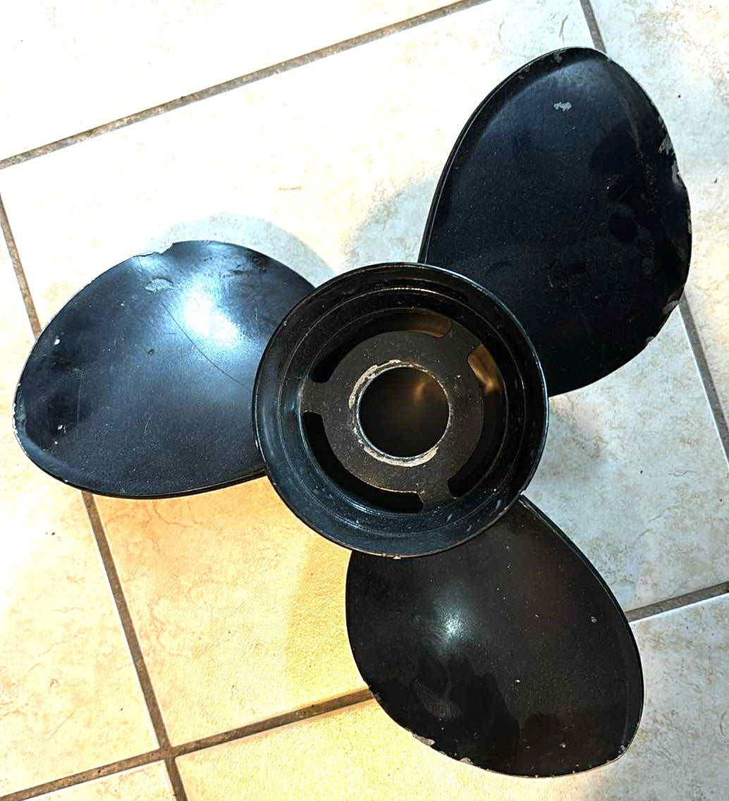 USED 21431511 Turning Point Hustler Prop 13.75 x 15P 3BL RH