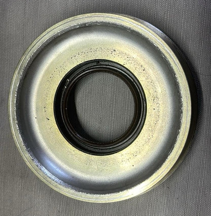 USED 862118A2 Mercury Mercruiser Bravo X Retainer Nut & Yoke Seal