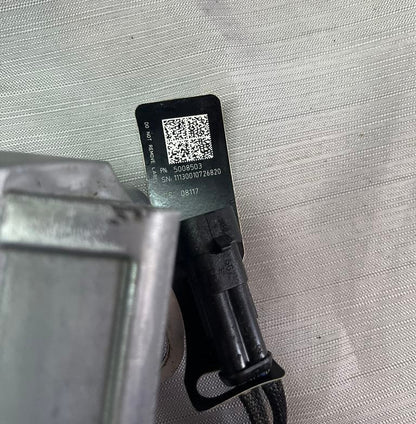 USED 5008503 Evinrude Johnson Fuel Injector Assembly Starboard