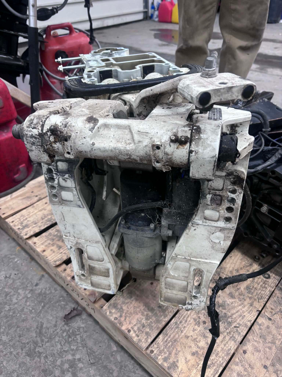 USED 5034528 Johnson Suzuki 20" Exhaust Housing Mid-Section w Power Trim & Tilt 60-70hp