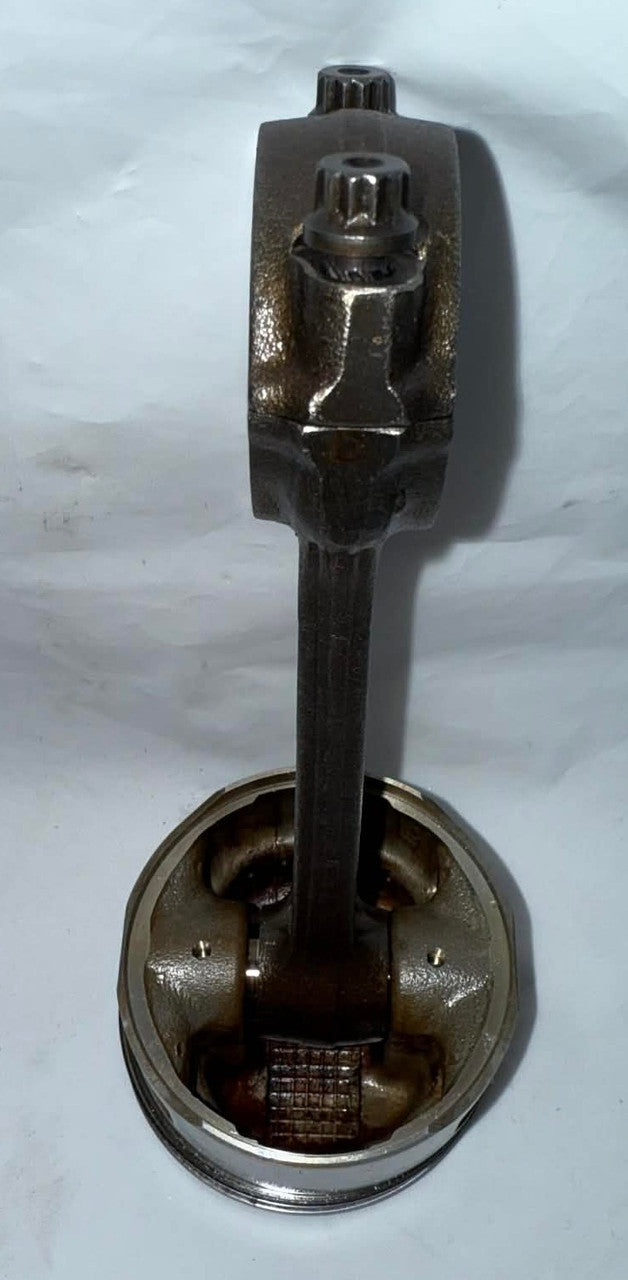 USED 893524T08 Quicksilver Piston & Connecting Rod 893530 30-60hp