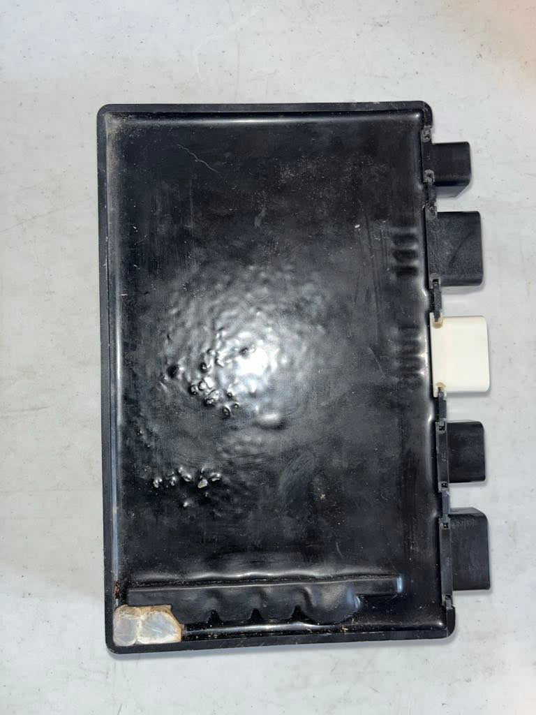 USED 5031738 Evinrude Engine control Module & Cushion 4 Stroke 70hp