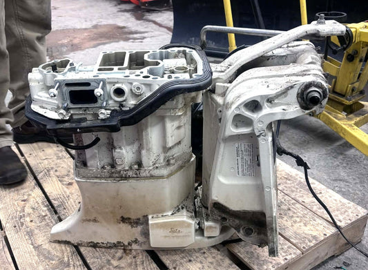 USED 5034528 Johnson Suzuki 20" Exhaust Housing Mid-Section w Power Trim & Tilt 60-70hp