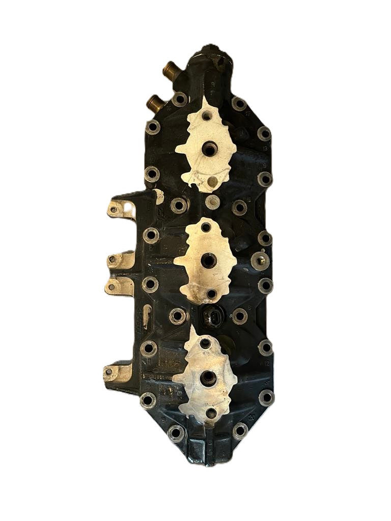 Used 5007607 Evinrude Johnson Cylinder Head Starboard side
