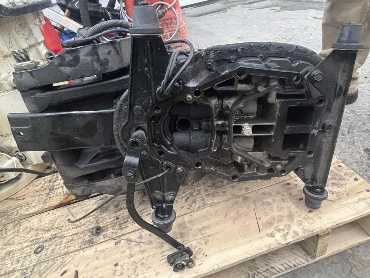 USED 8434T10 Mercury Driveshaft Housing Mid Section w Power Trim & Tilt 20" Long 135-200hp