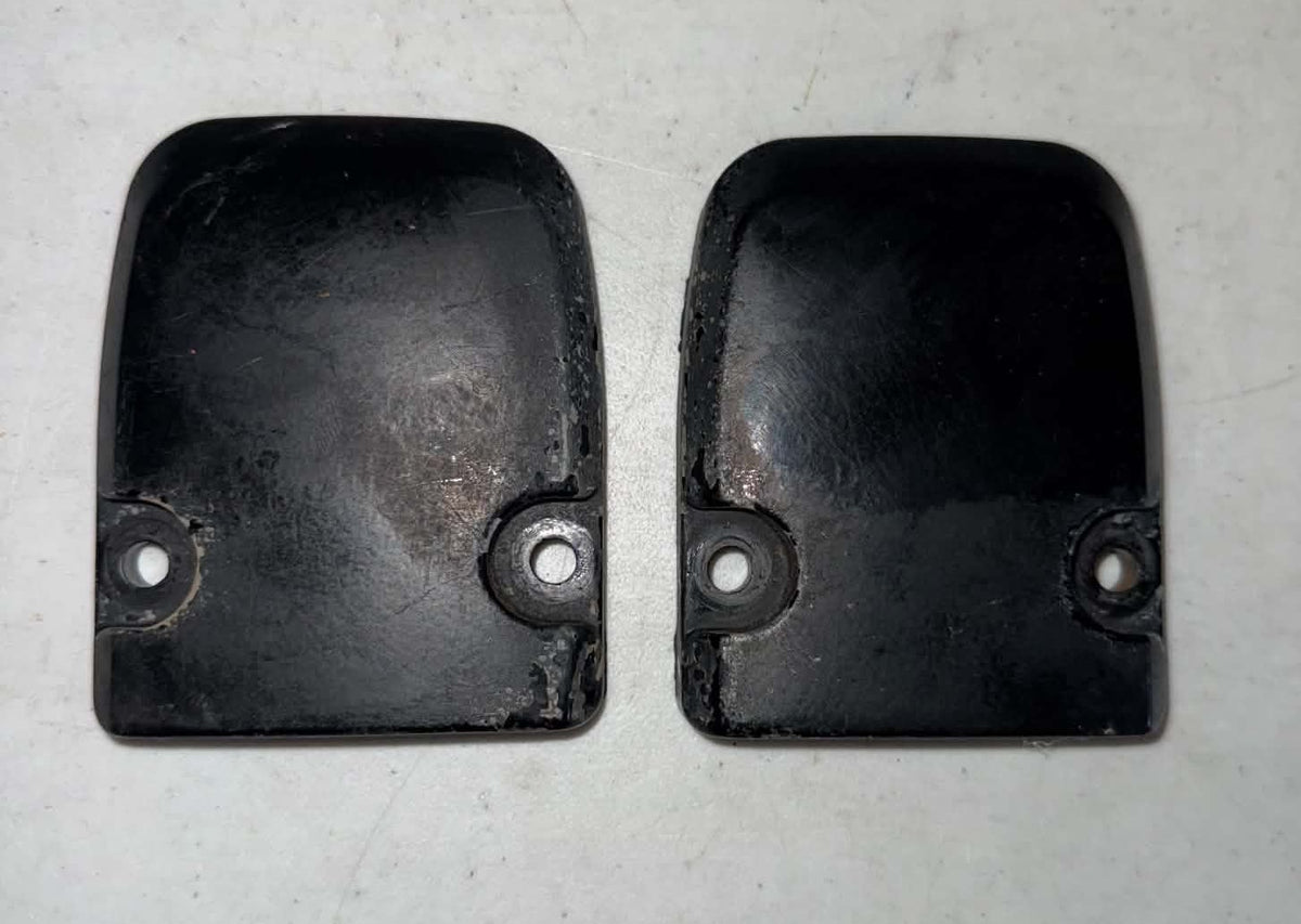 USED 851869002 Mercury Lower Mount Cover 25-30hp