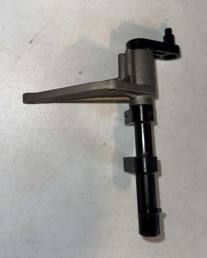 USED 898103018 Mercury Bracket / Shift Lever Latch / Shift Arm 25-30hp