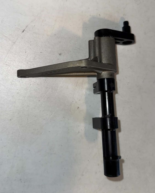 USED 898103018 Mercury Bracket / Shift Lever Latch / Shift Arm 25-30hp