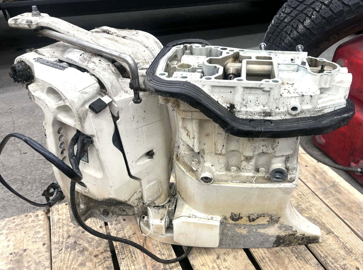 USED 5034528 Johnson Suzuki 20" Exhaust Housing Mid-Section w Power Trim & Tilt 60-70hp