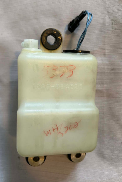 USED 884525 Mercury Oil Tank & Sensor 200-300hp 884525T1