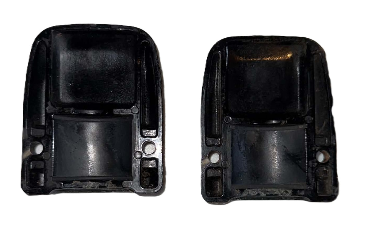 USED 851869002 Mercury Lower Mount Cover 25-30hp