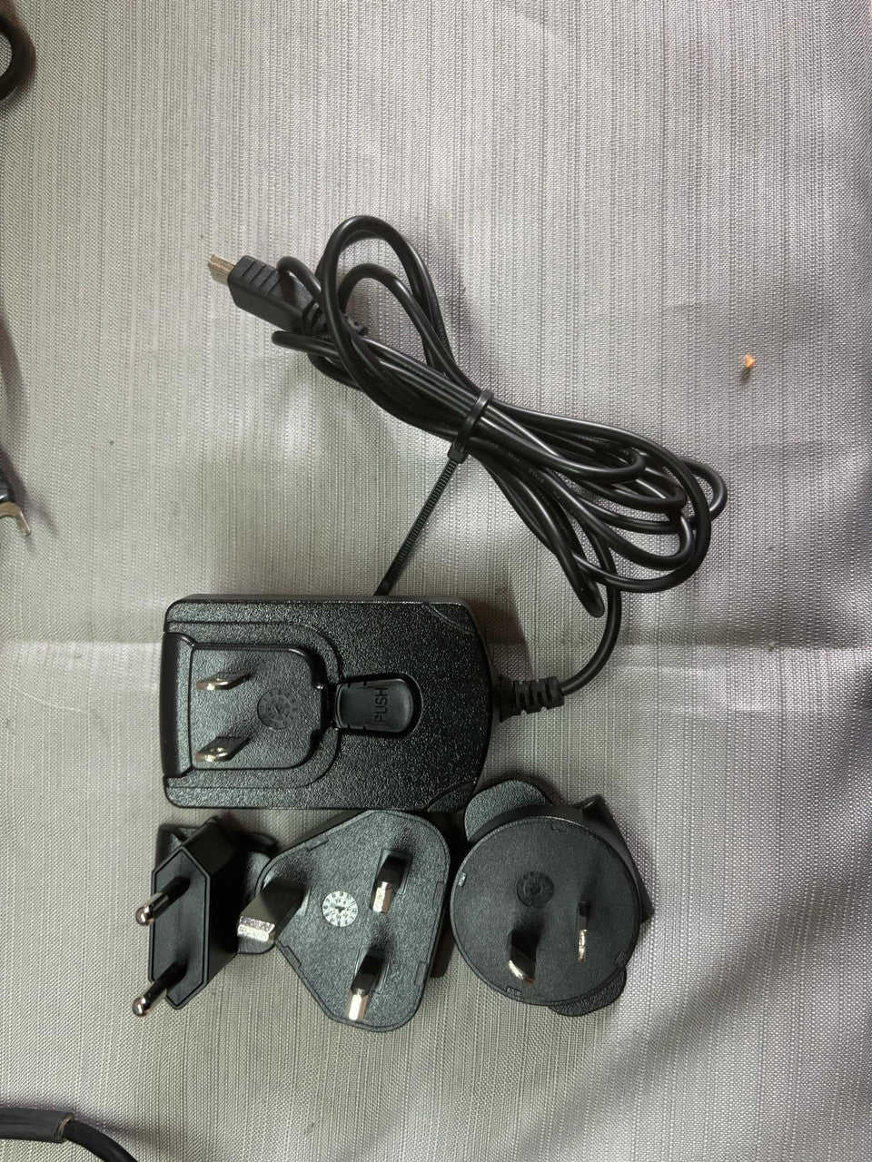 USED 680 4" Garmin Montana Touchscreen GPS GLONASS Receiver + Ram Mount