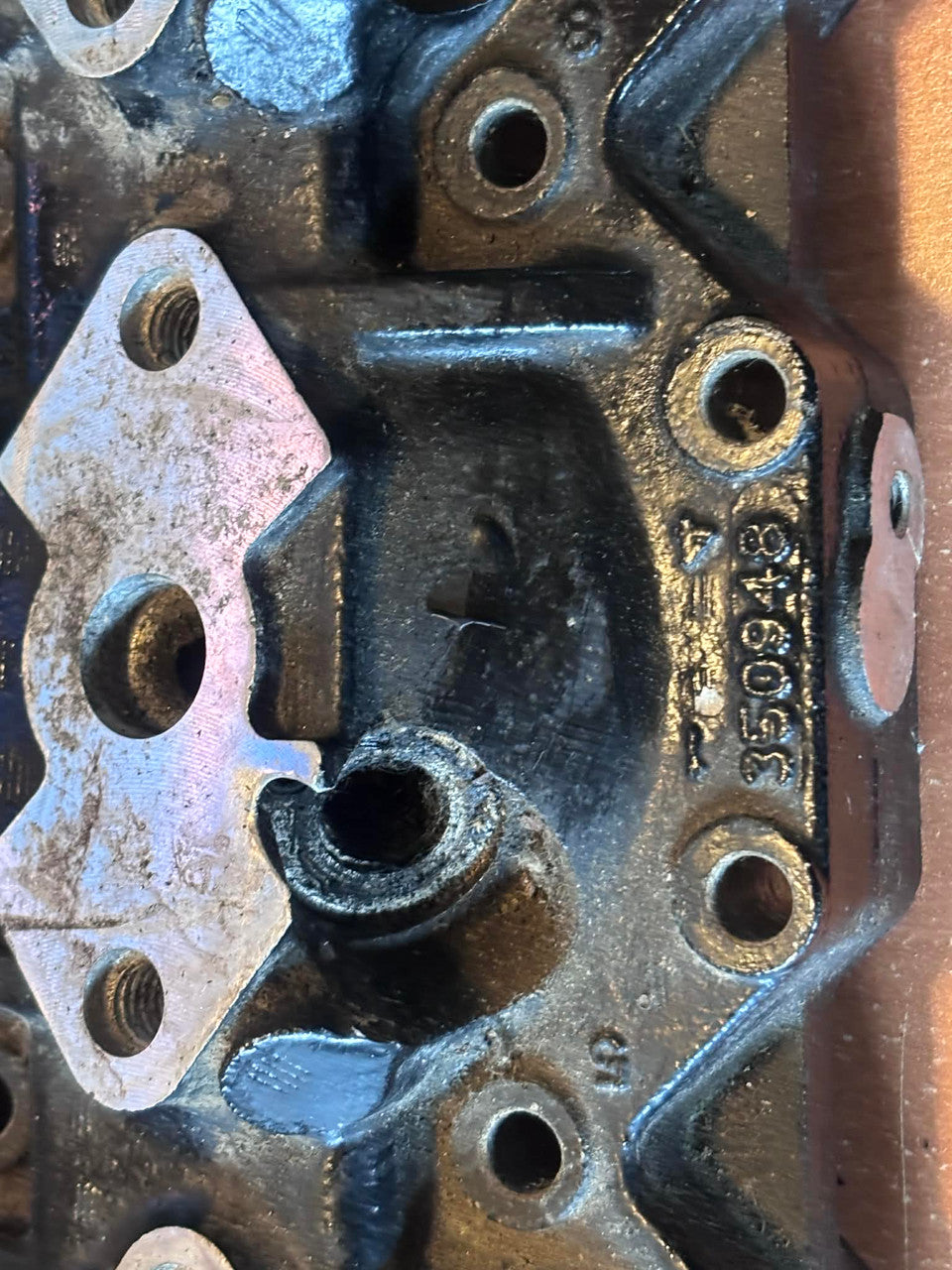 USED 350948 Evinrude Port Side Cylinder Head 135-200hp
