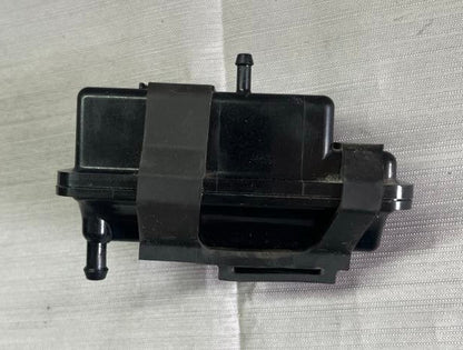 USED 898101224 Mercury Air Vent Assembly 25-30hp