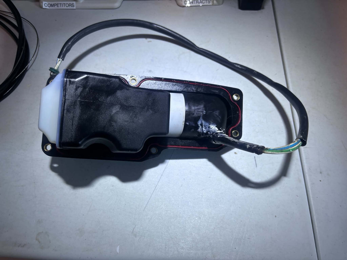 USED 21945917 Volvo Penta Power Trim & Tilt Actuator Pump