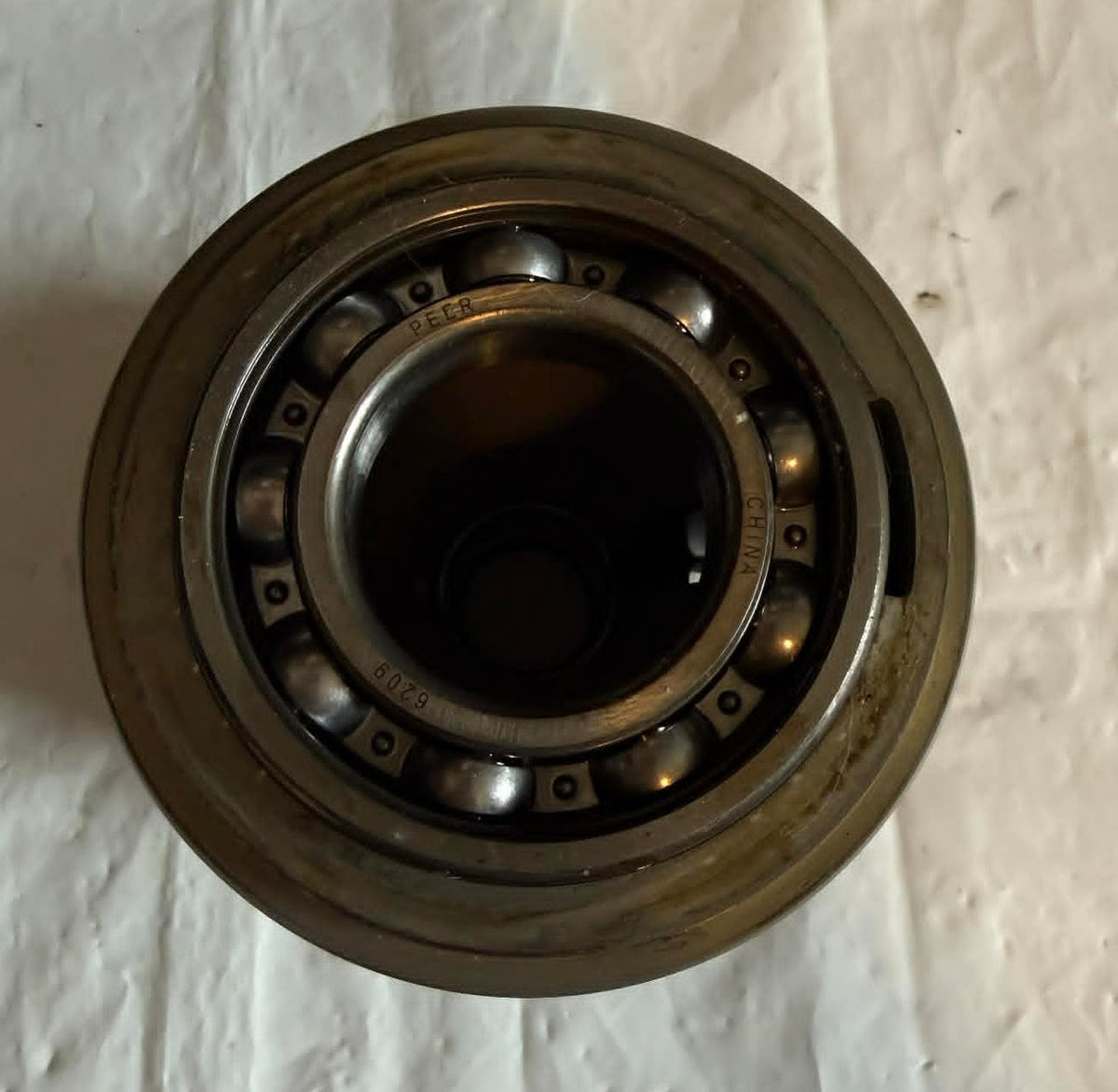 USED 8M0098463 Mercury Bearing Carry Spool 65-115hp