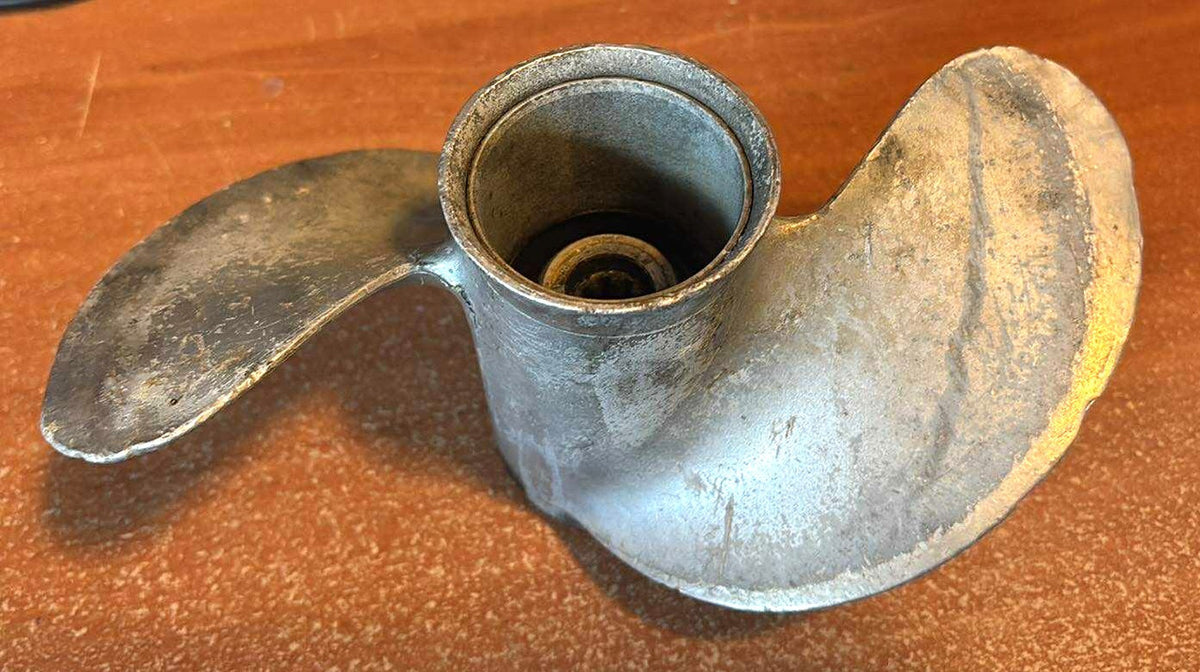 USED 48-47922-9 Mercury Aluminum 2 Blade 9x9 Propeller 4-9.8hp