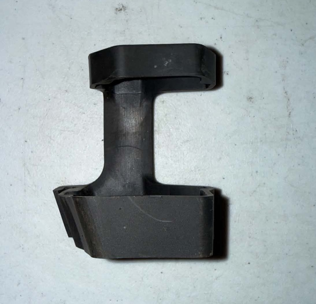 USED 898101223 Mercury Fuel Pump Rubber Mount 25-30hp