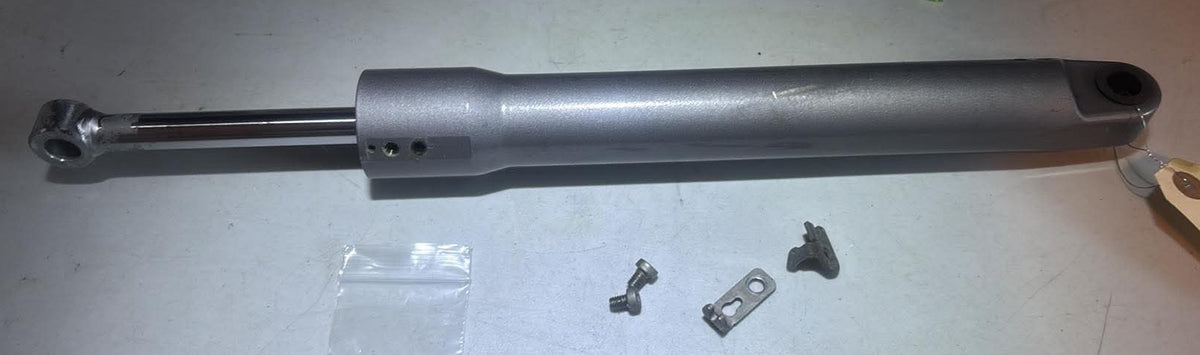USED 21174577 Volvo Penta  FULL TILT Port Side Trim Cylinder SX-A (Leaks)