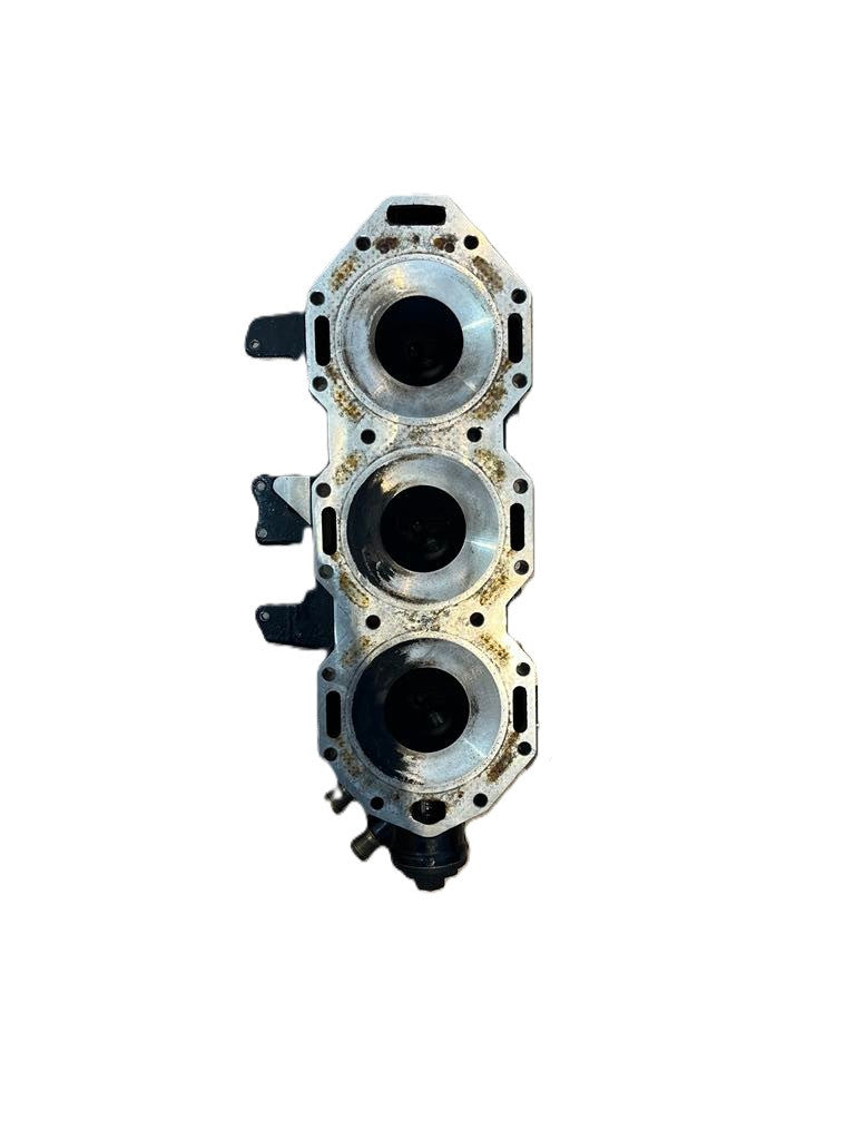 USED 5006195 Evinrude Johnson Cylinder Head Starboard Side