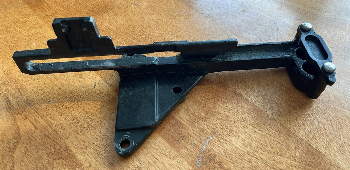 USED 814283C 1 Mercury Mounting Anchor Bracket Casting Pull