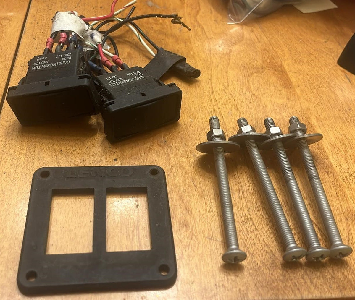 USED 5105059 Lenco Outboard Marine Carling Double Rocket Switch Kit