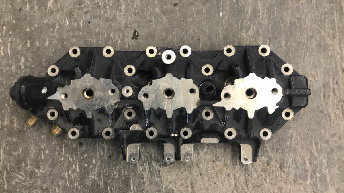 USED 354575 OMC Evinrude 300hp Etec Outboard Motor Cylinder Head Starboard