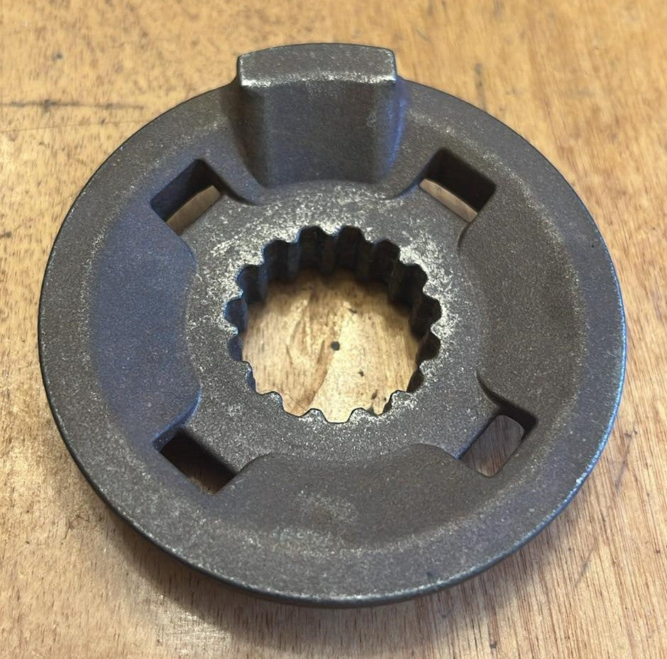 USED 57633-90J02 Suzuki Prop Nut Spacer DF70-140hp