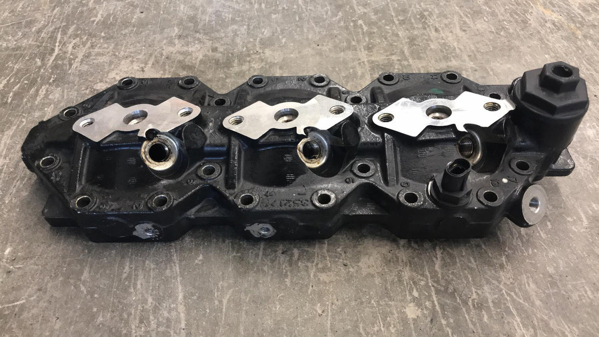 USED 35217_? OMC Johnson Evinrude Etec 60deg V Cylinder Head